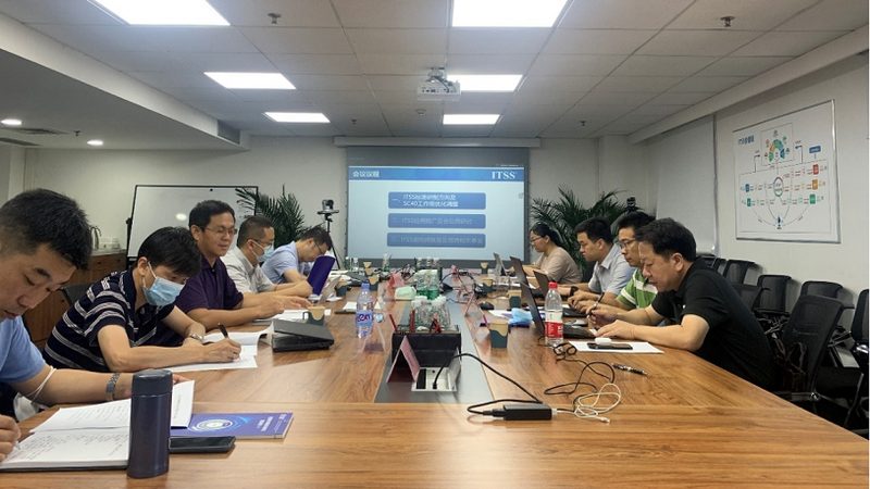 行业背景：定制开发需求日益旺盛